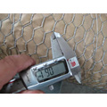 Hexagonal wire mesh for chicken